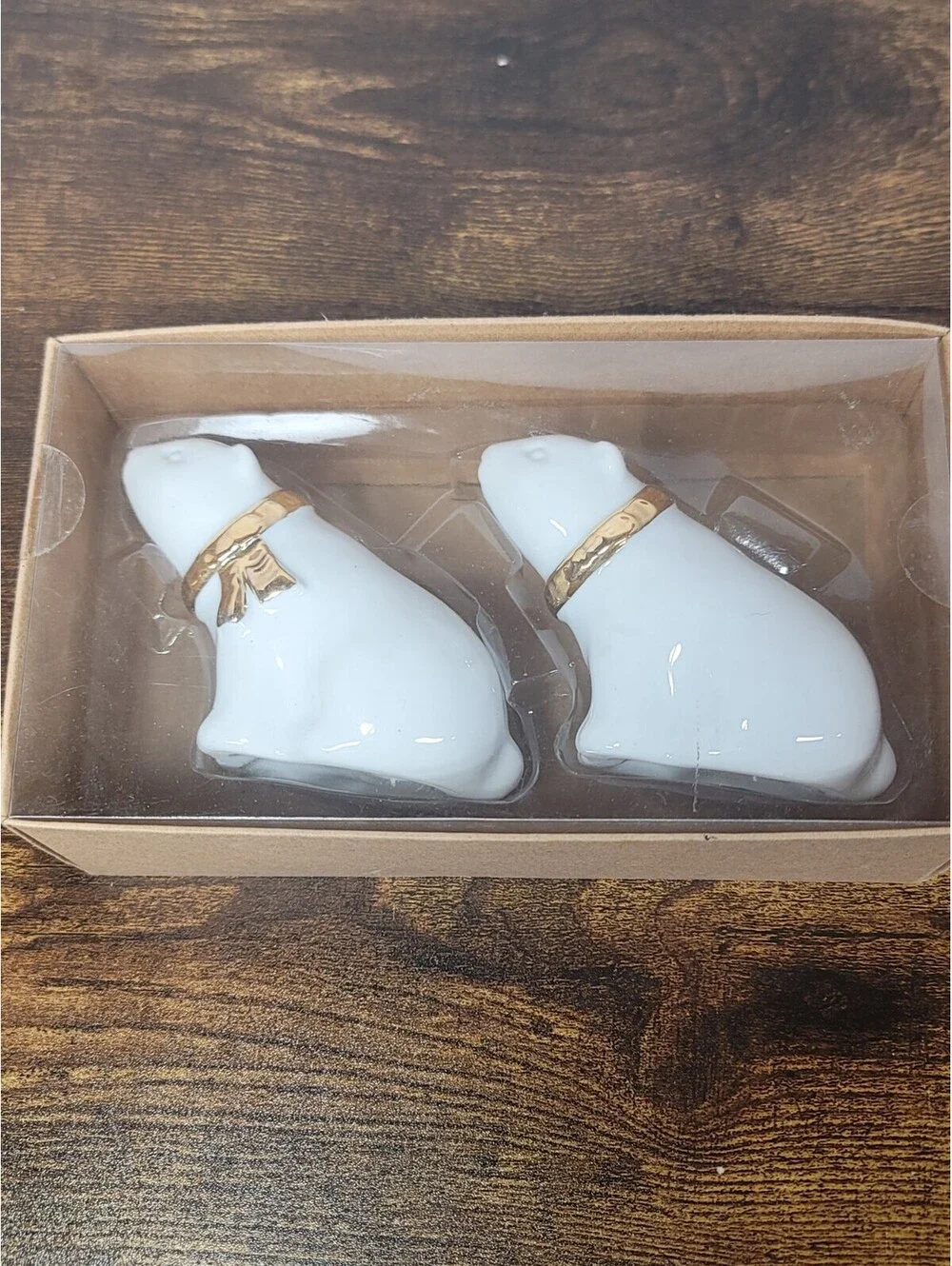 NEW IN BOX ARLINGTON DESIGNS WHITE AND GOLD POLAR BEAR SALT PEPPER SHAKERS